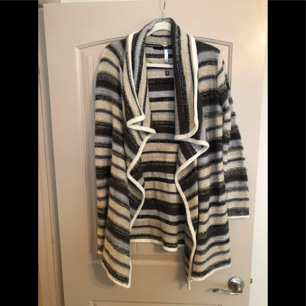 Cozy wool Kensie striped sweater in size XS/S